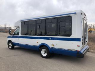 2015 Ford Econoline E-350 BUS-RV-SCHOOLIE - Photo #3