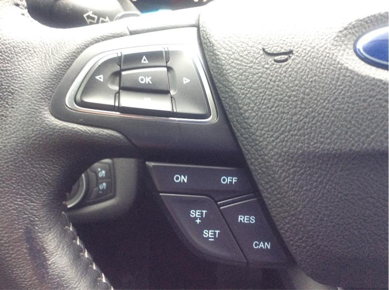 2017 Ford Escape SE - 4WD - Navigation - Bluetooth Photo4