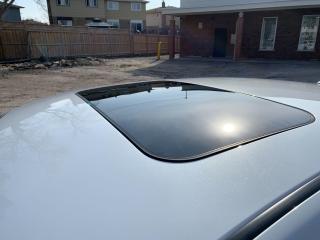 2016 Nissan Sentra SV WITH NAVIGATION AND SUNROOF - Photo #9