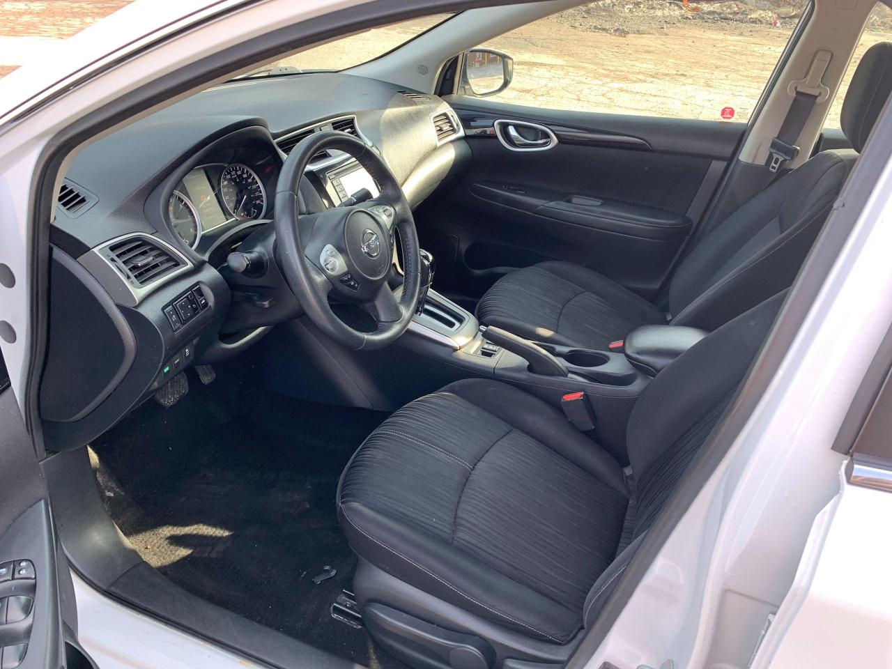 2016 Nissan Sentra SV WITH NAVIGATION AND SUNROOF - Photo #16