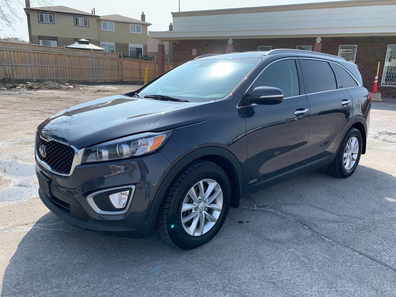 2016 Kia Sorento 3.3L LX+ V6 ALL WHEEL DRIVE AND 7 SEATS