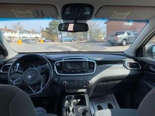 2016 Kia Sorento 3.3L LX+ V6 ALL WHEEL DRIVE AND 7 SEATS - Photo #9