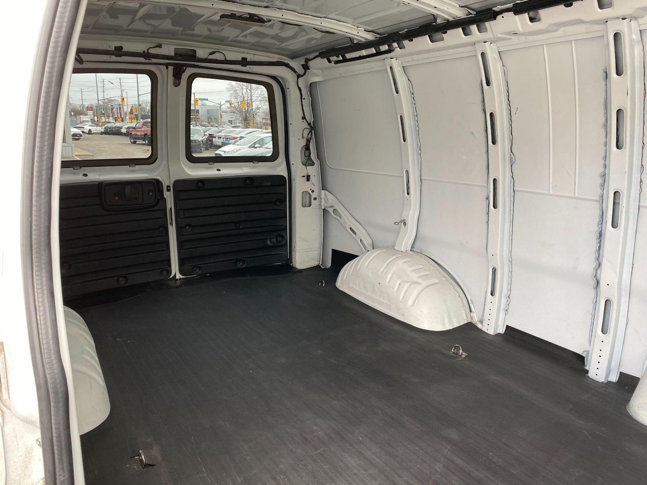2019 GMC Savana 2500 Cargo 6.0L V8 Extended+Camera+ACCIDENT FREE Photo85
