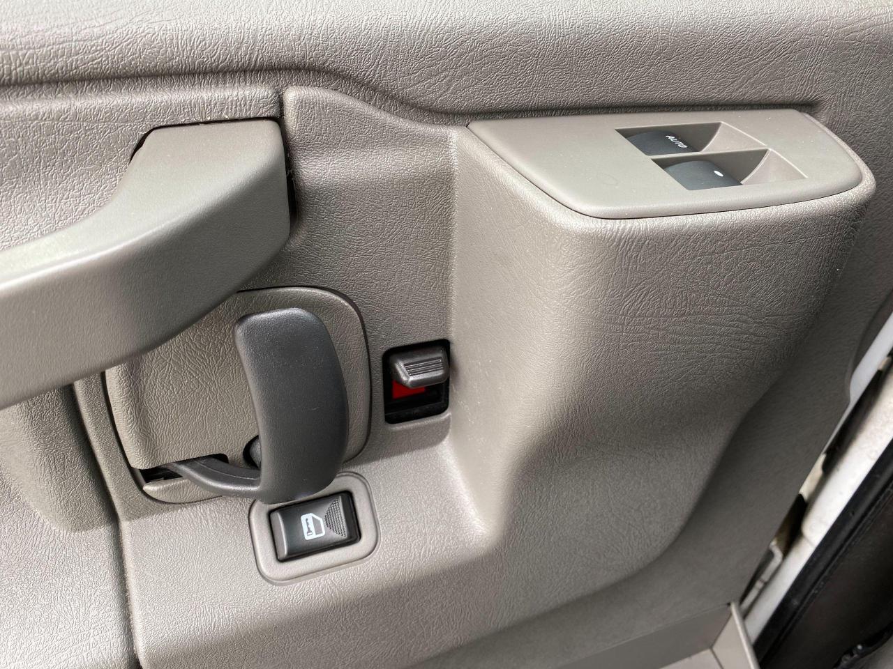 2019 GMC Savana 2500 Cargo 6.0L V8 Extended+Camera+ACCIDENT FREE Photo98