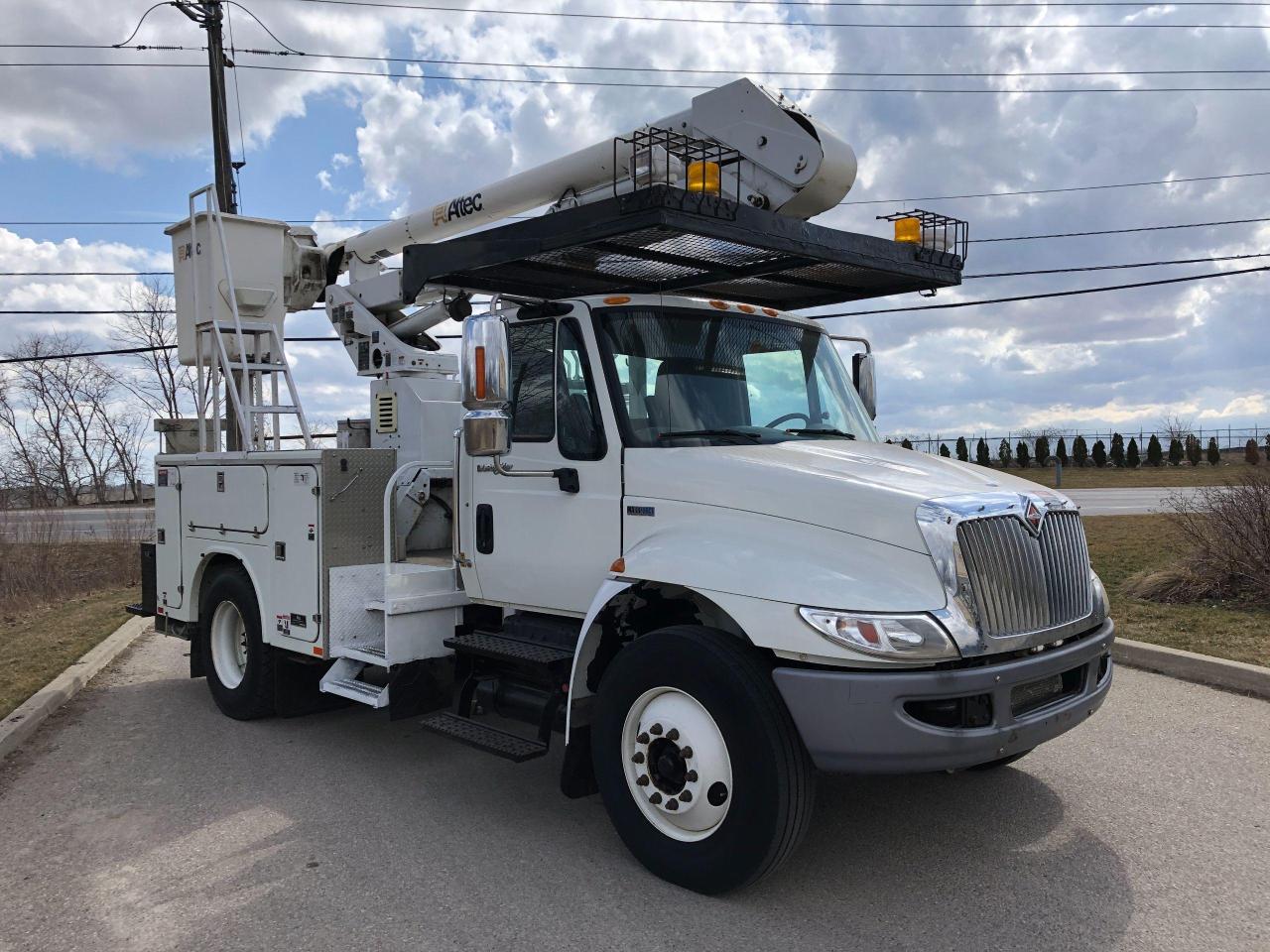 2014 International 4300 DURASTAR- BUCKET TRUCK - Photo #4