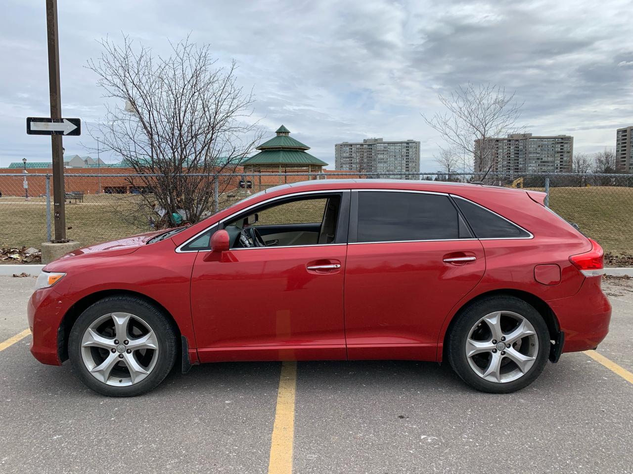 2009 Toyota Venza TOURING-V6-ALL WHEEL DRIVE-1 LOCAL SENIOR OWNER! Photo3