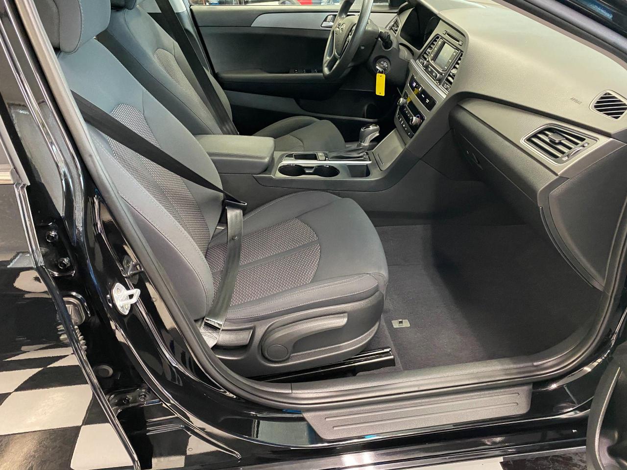 2017 Hyundai Sonata GL+Camera+Bluetooth+Heated Seats+AC+ACCIDENT FREE - Photo #21