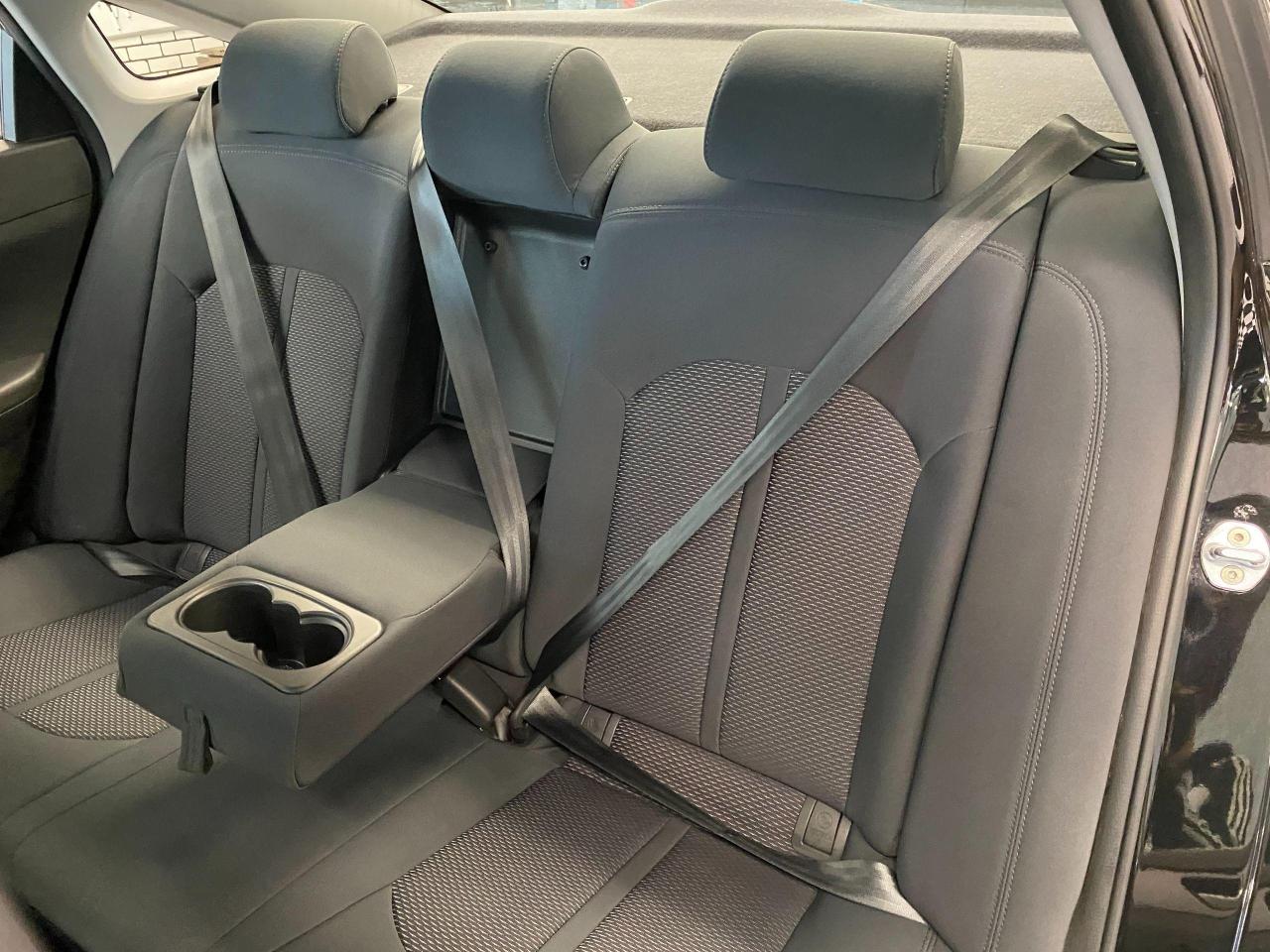2017 Hyundai Sonata GL+Camera+Bluetooth+Heated Seats+AC+ACCIDENT FREE - Photo #24