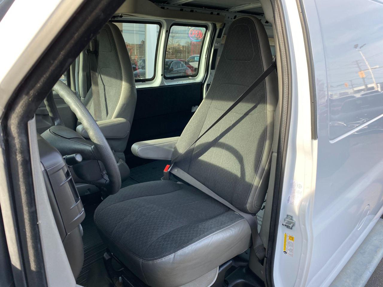 2018 GMC Savana 2500 Cargo 6.0L V8+Camera+Cruise+ACCIDENT FREE Photo75
