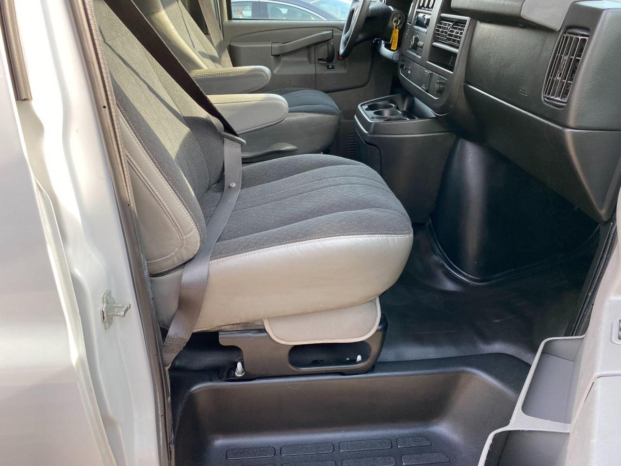 2018 GMC Savana 2500 Cargo 6.0L V8+Camera+Cruise+ACCIDENT FREE Photo77