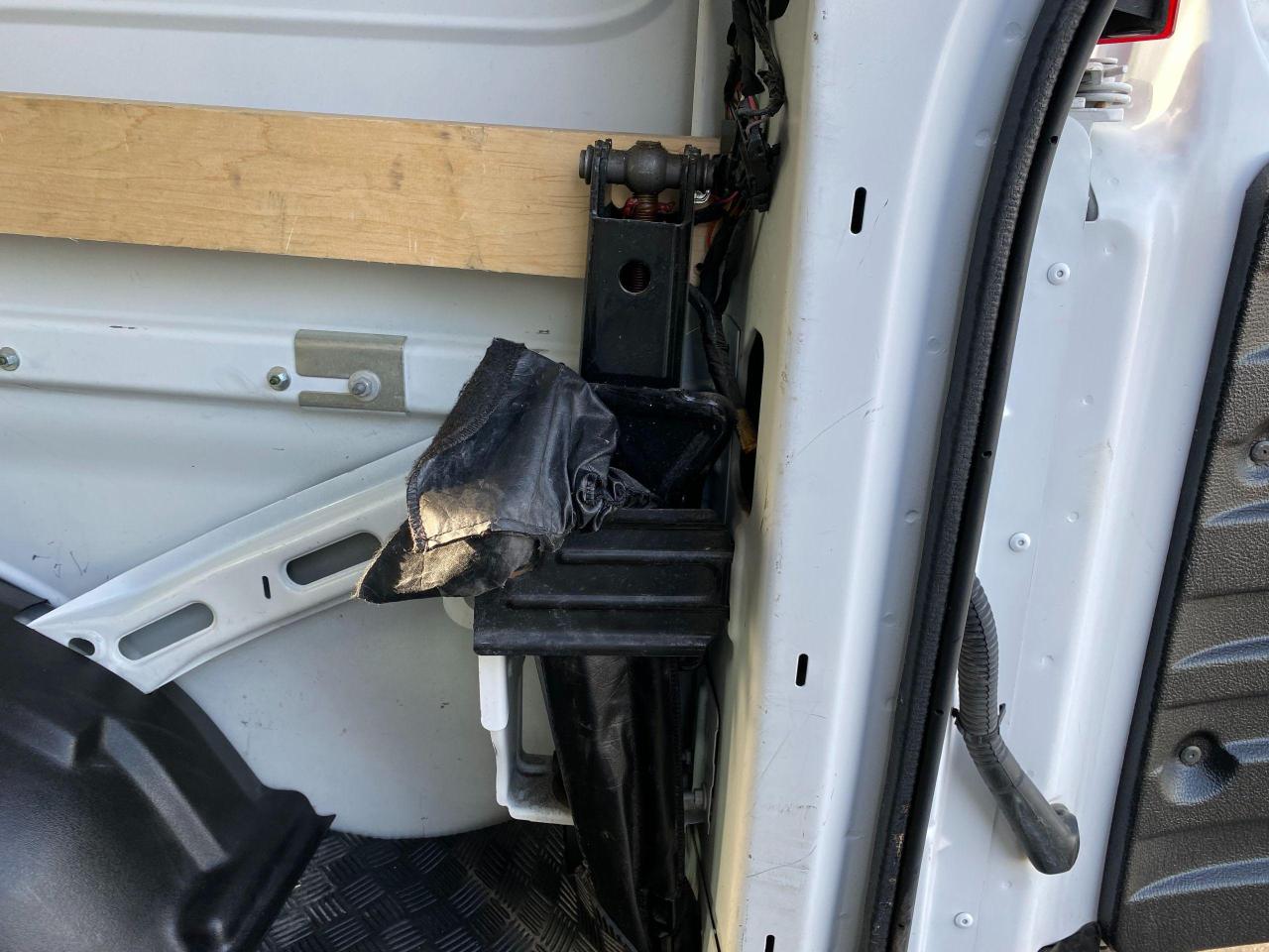 2018 GMC Savana 2500 Cargo 6.0L V8+Camera+Cruise+ACCIDENT FREE - Photo #29