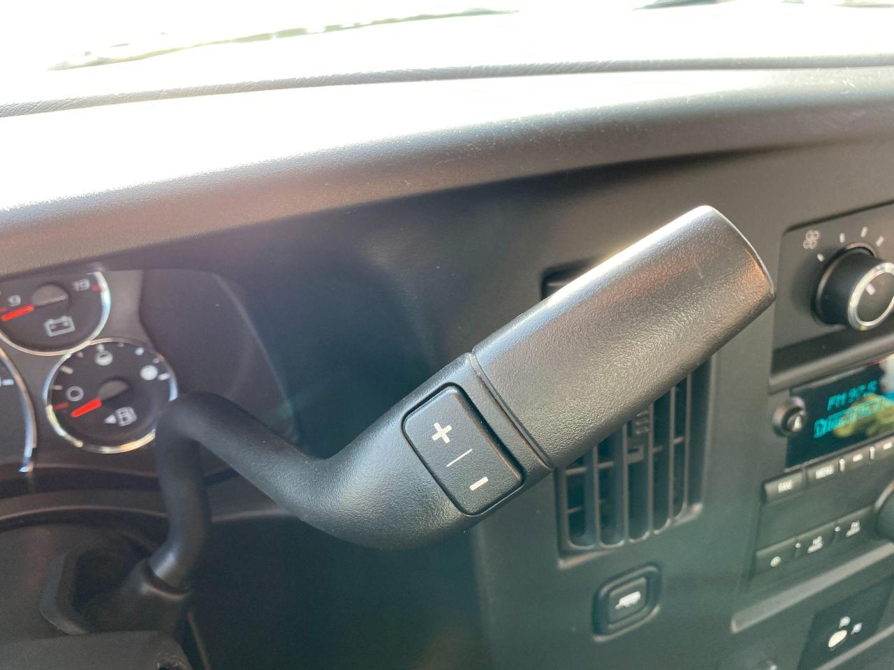 2018 GMC Savana 2500 Cargo 6.0L V8+Camera+Cruise+ACCIDENT FREE - Photo #38