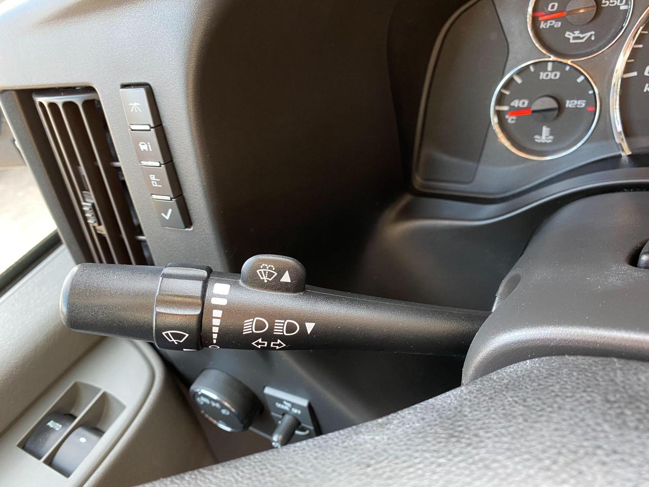 2018 GMC Savana 2500 Cargo 6.0L V8+Camera+Cruise+ACCIDENT FREE - Photo #39