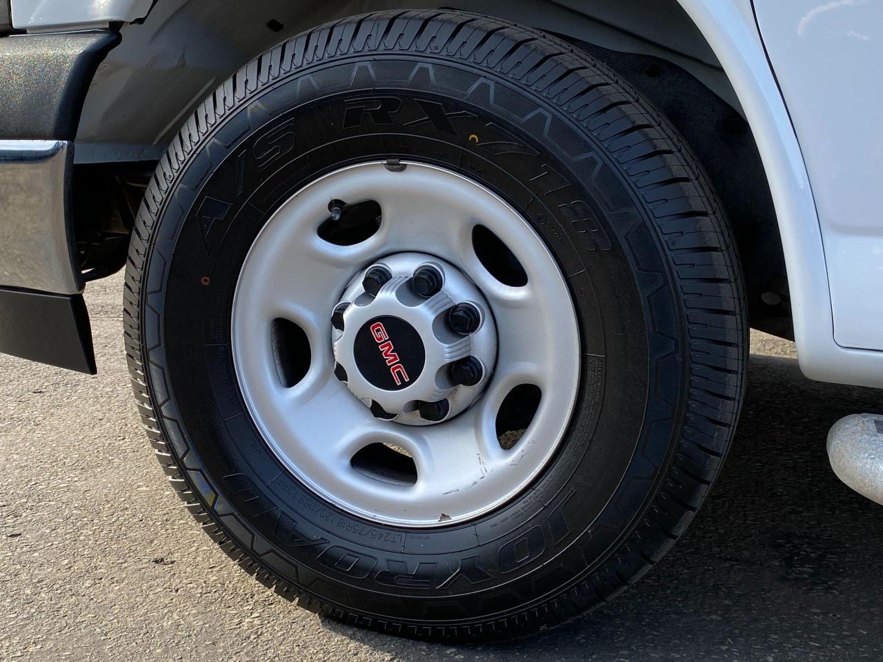 2018 GMC Savana 2500 Cargo 6.0L V8+Camera+Cruise+ACCIDENT FREE - Photo #44