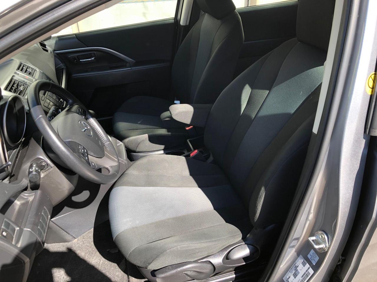 2015 Mazda MAZDA5 GS, Auto, No Accidents! Low Mileage! - Photo #12