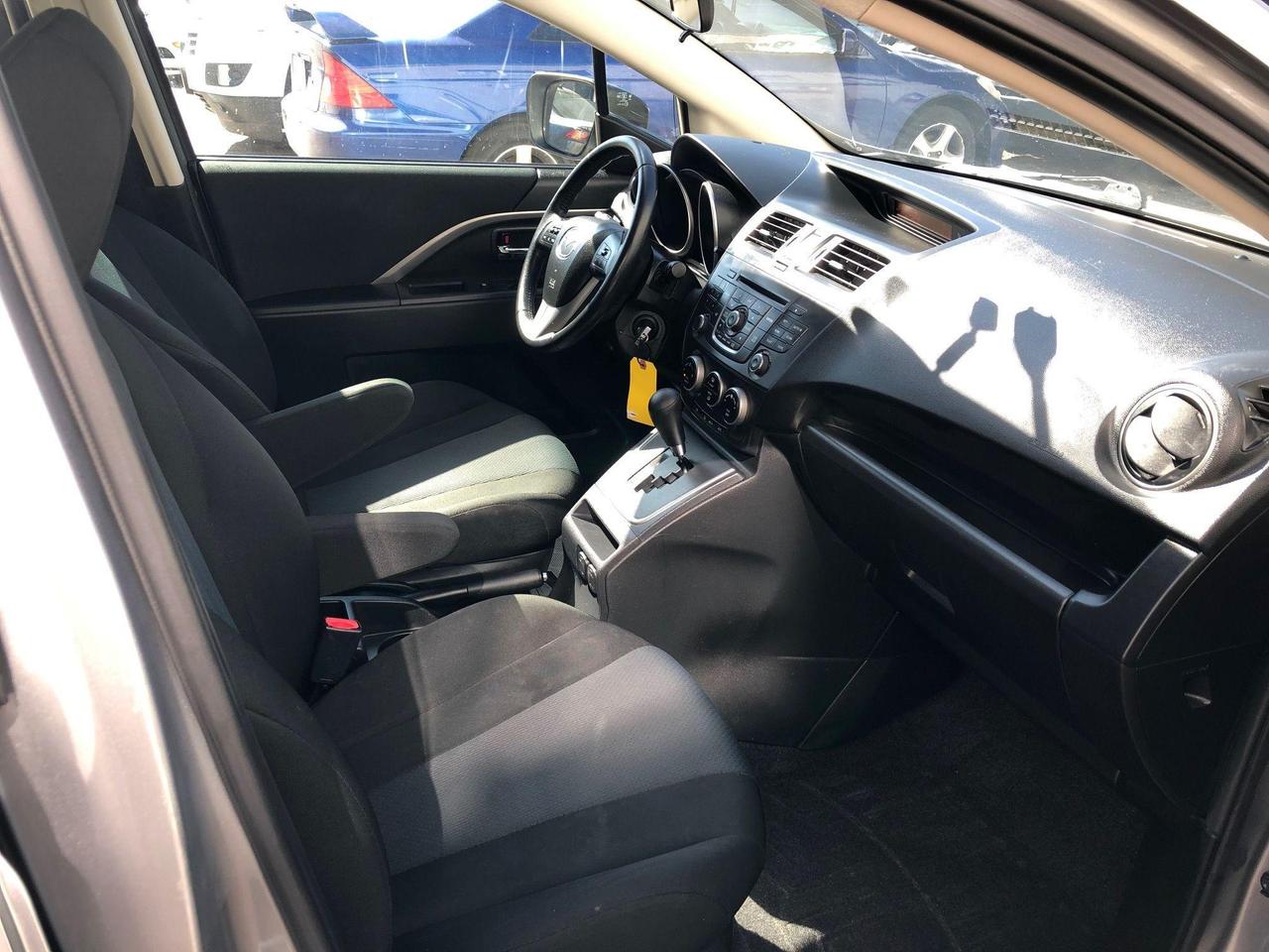 2015 Mazda MAZDA5 GS, Auto, No Accidents! Low Mileage! Photo