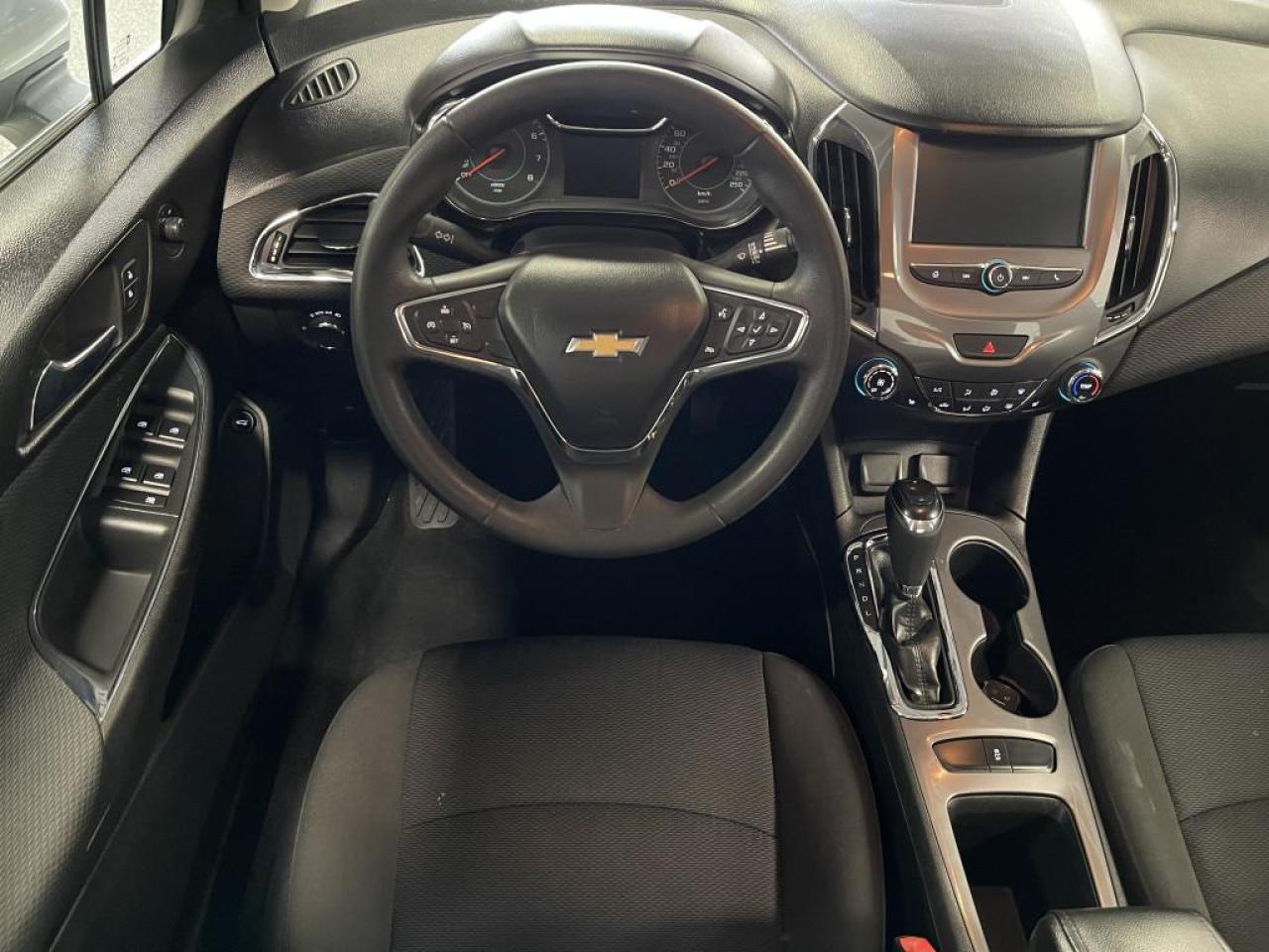 2016 Chevrolet Cruze LT/NO ACCIDENTS/PUSH START/COMFORT ACCESS/LOW KM'S !! Photo2