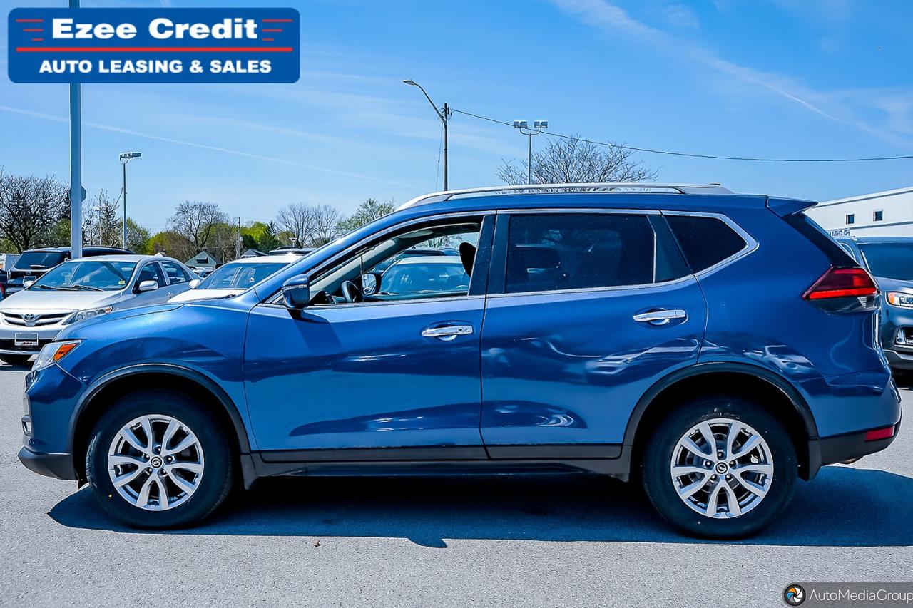 2017 Nissan Rogue SV Photo34