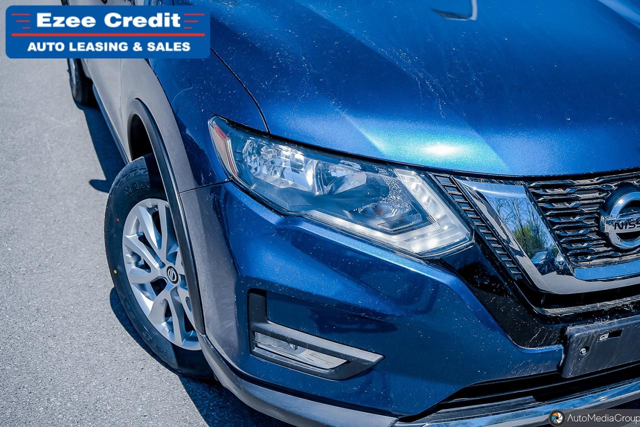 2017 Nissan Rogue SV Photo28