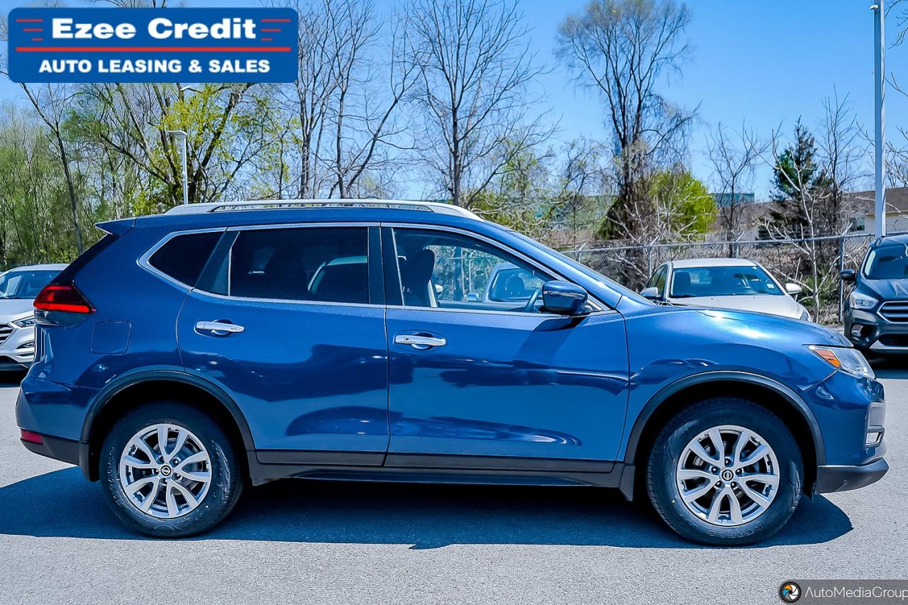 2017 Nissan Rogue SV Photo29