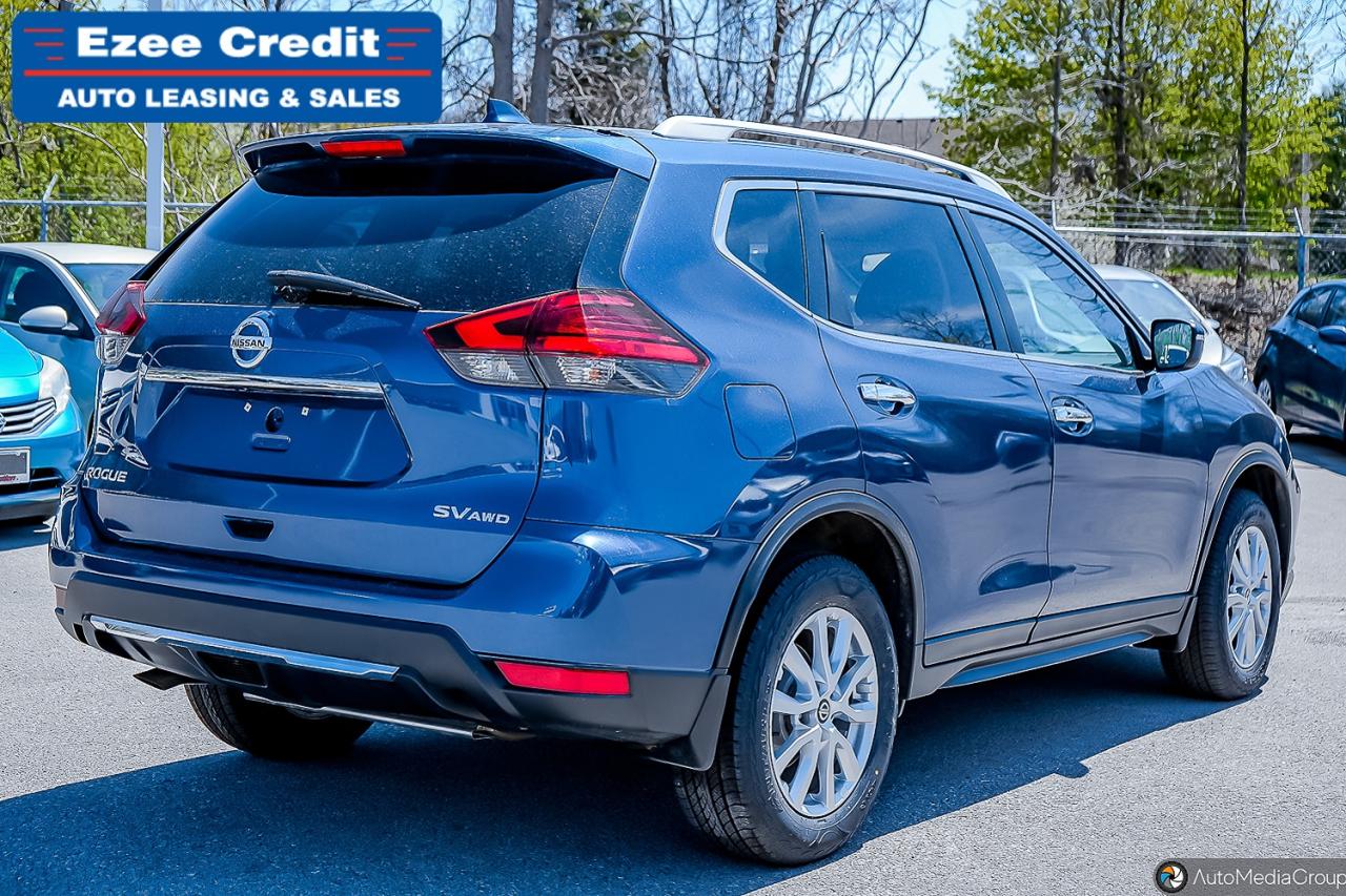 2017 Nissan Rogue SV Photo4