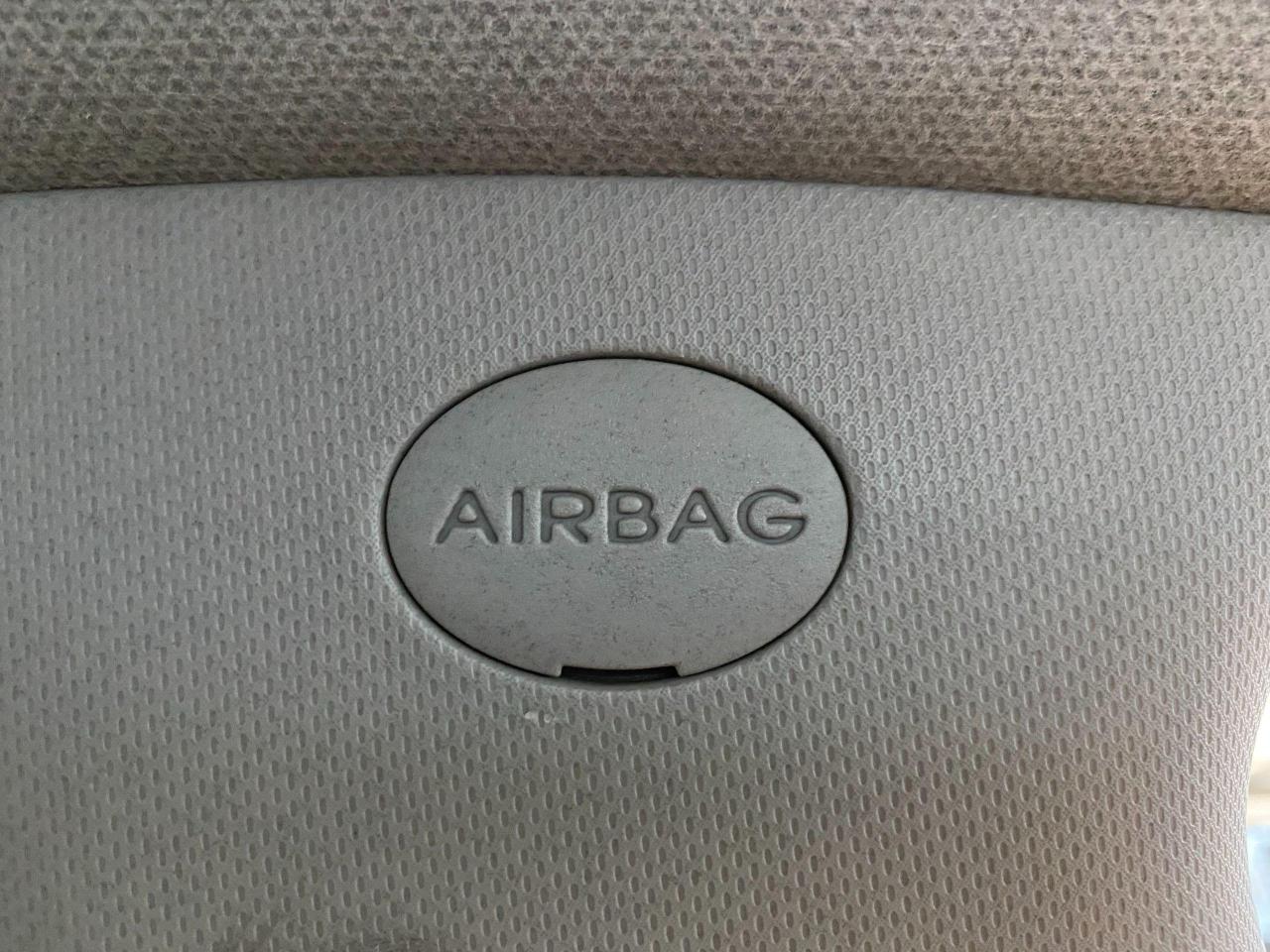 2013 Hyundai Elantra GLS+Sunroof+Remote Start+HeatedSeats+ACCIDENT FREE - Photo #40