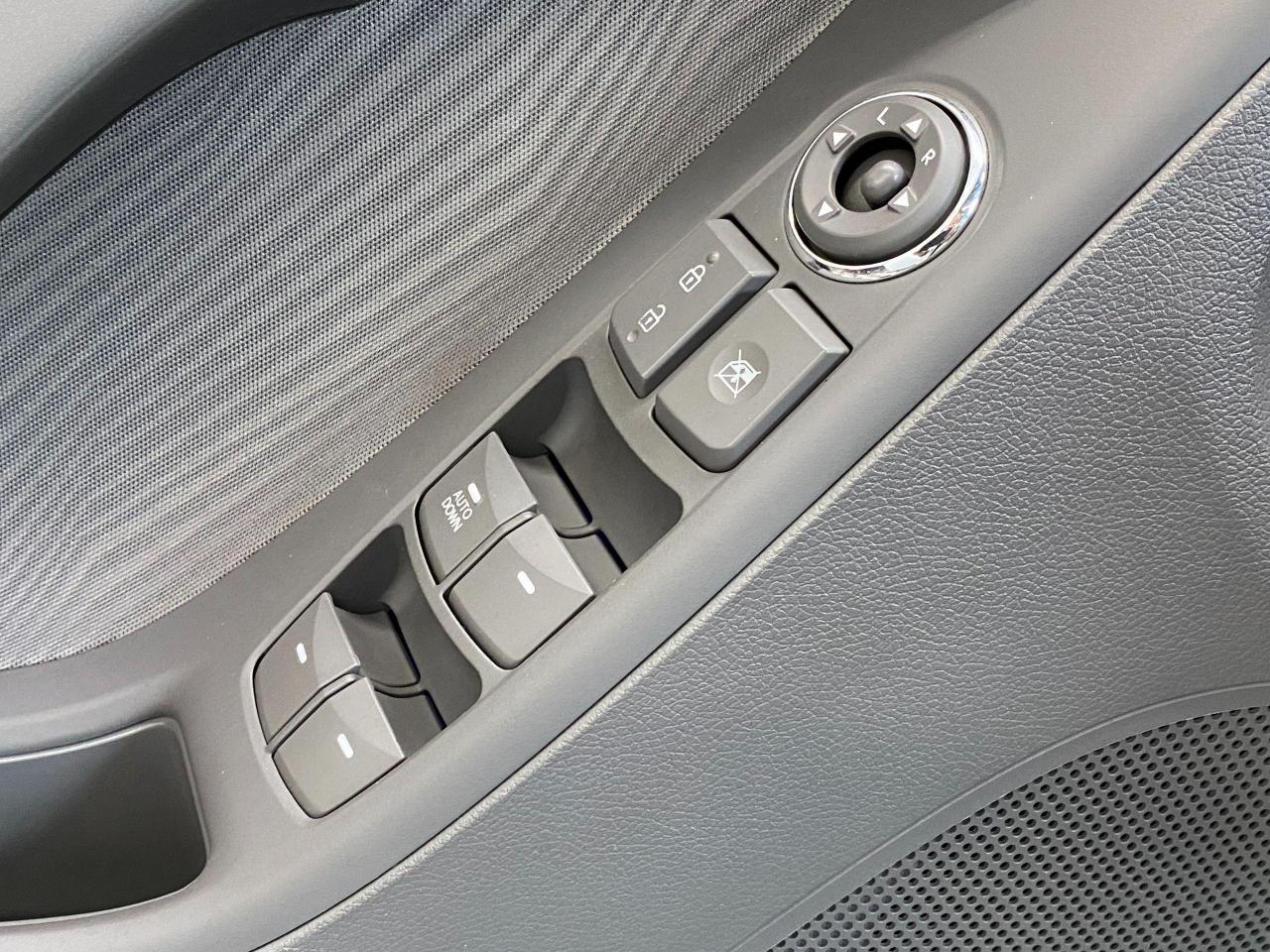 2013 Hyundai Elantra GLS+Sunroof+Remote Start+HeatedSeats+ACCIDENT FREE Photo118