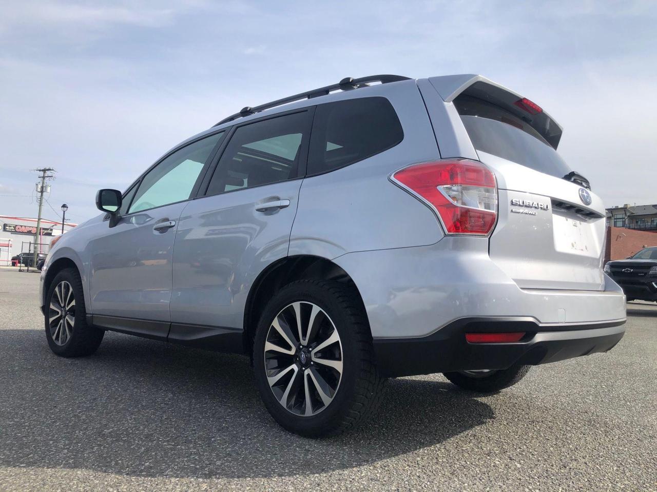 2015 Subaru Forester i Touring - Photo #5