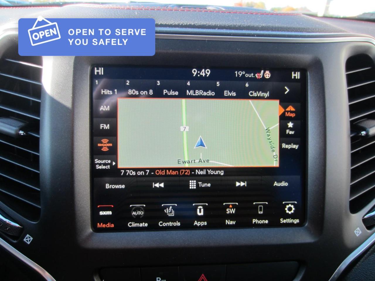 2021 Jeep Cherokee Trailhawk Photo