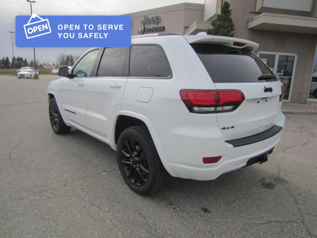 2021 Jeep Grand Cherokee Laredo Photo