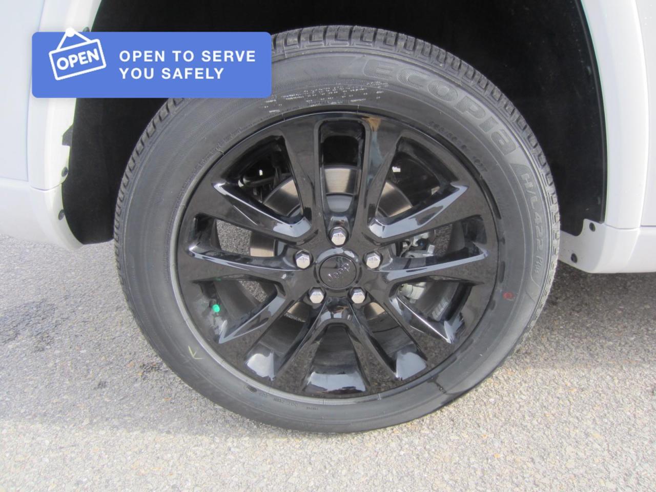 2021 Jeep Grand Cherokee Laredo Photo