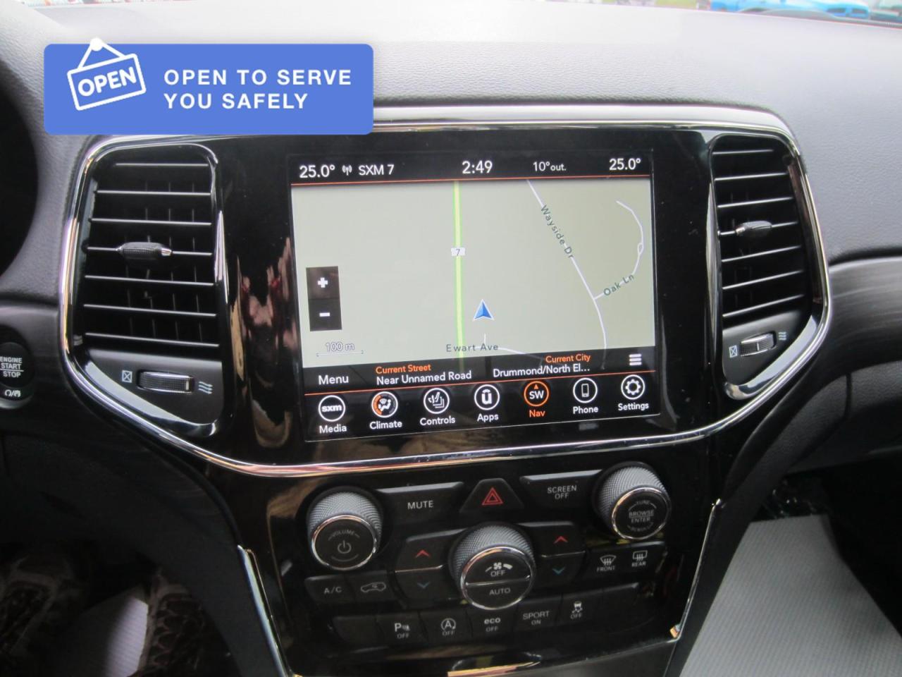 2021 Jeep Grand Cherokee Laredo Photo