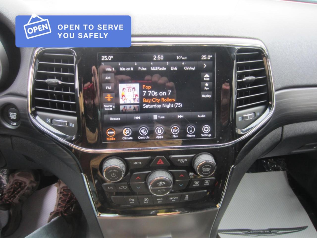 2021 Jeep Grand Cherokee Laredo Photo