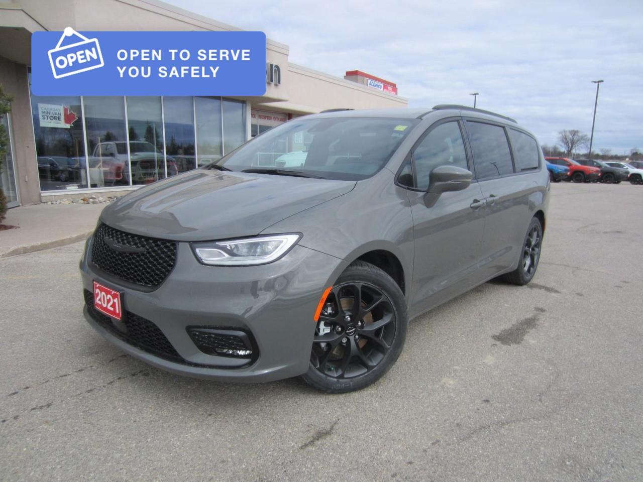 2021 Chrysler Pacifica Touring-L Plus Photo0