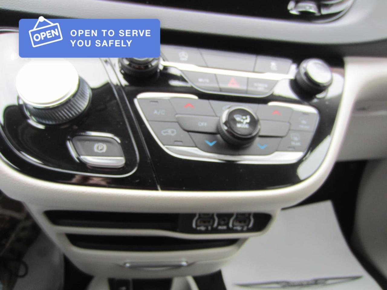 2021 Dodge Grand Caravan SE Photo