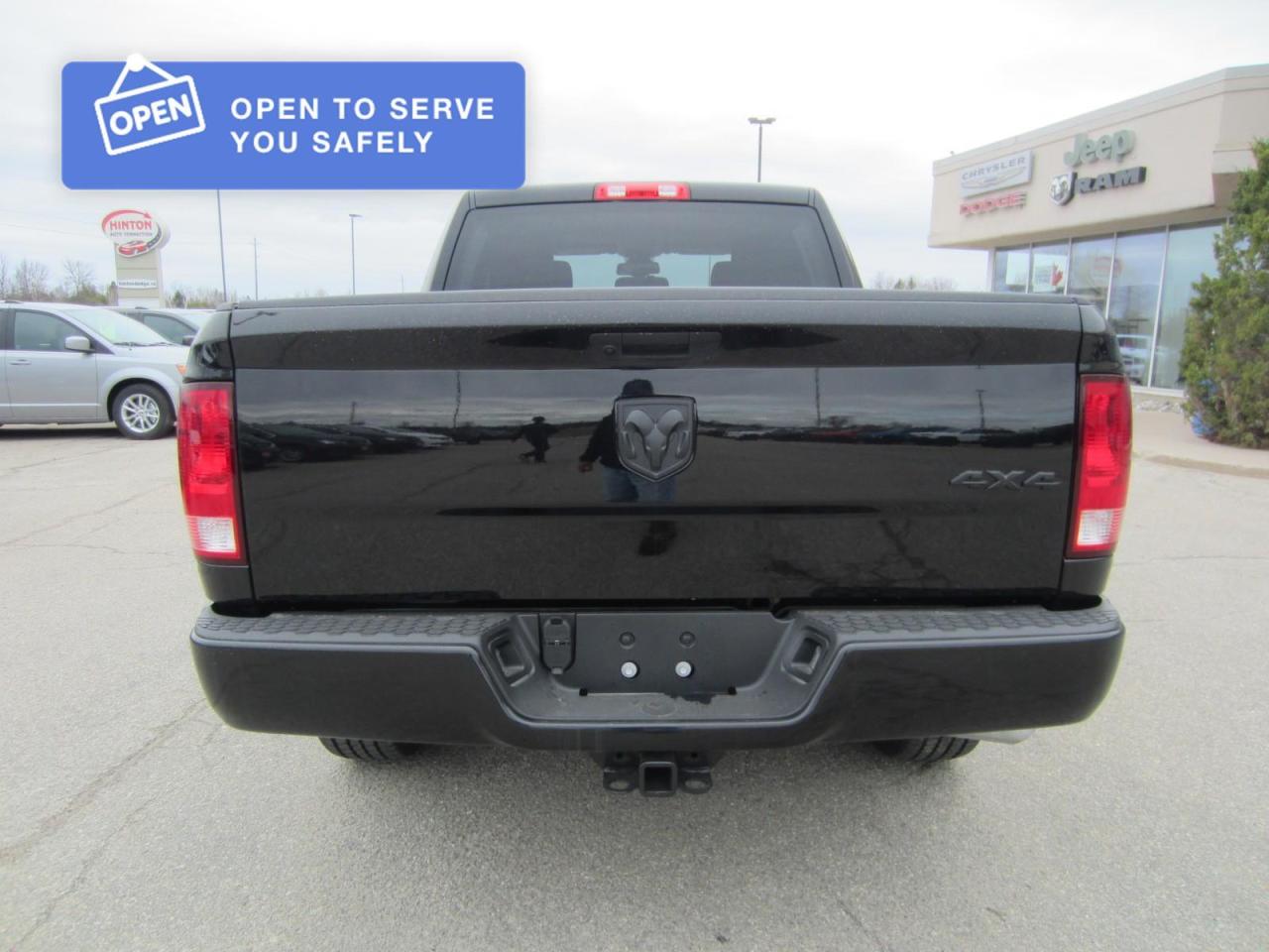 2021 RAM 1500 Classic SLT Photo4