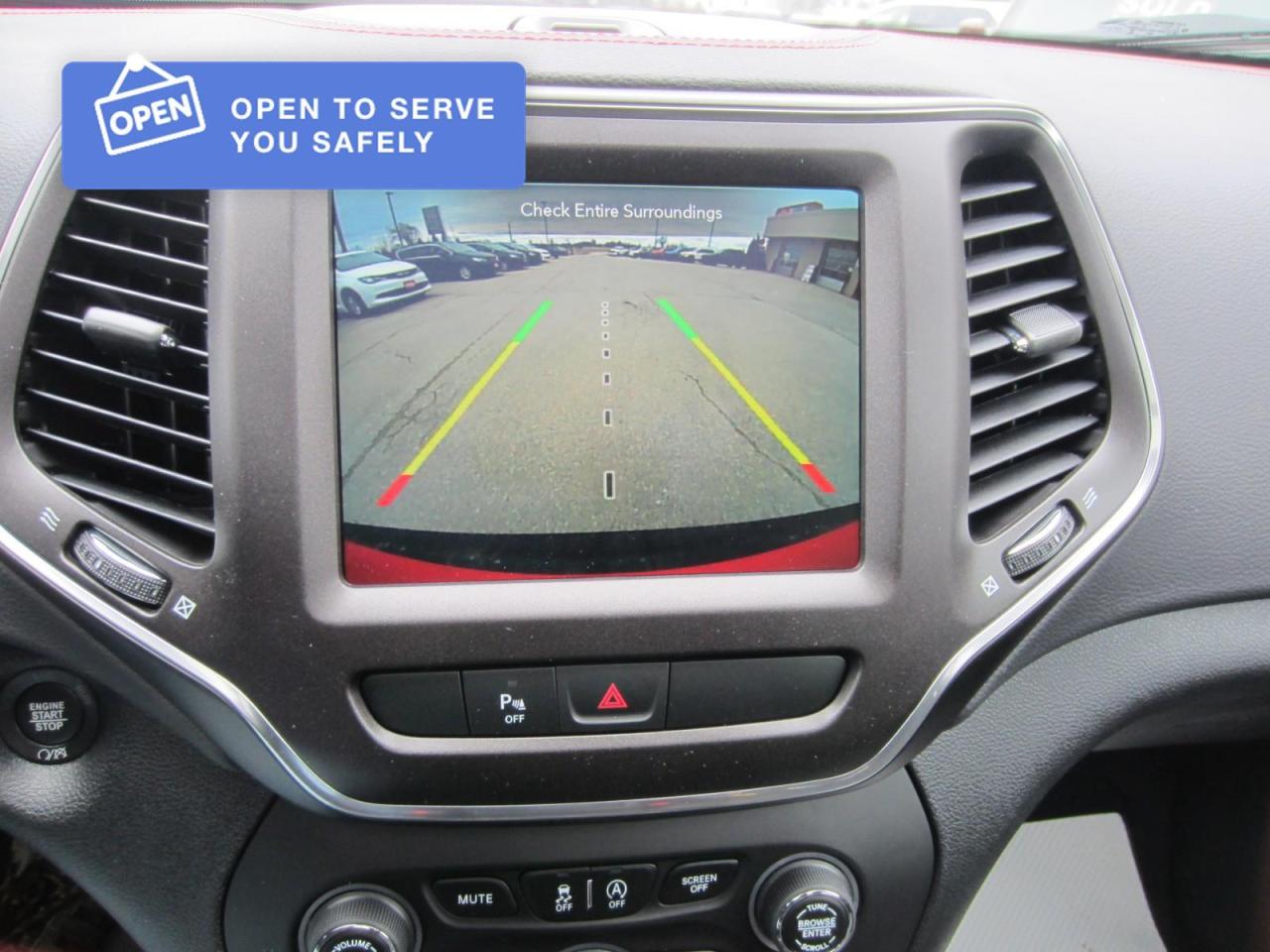 2021 Jeep Cherokee Trailhawk Photo