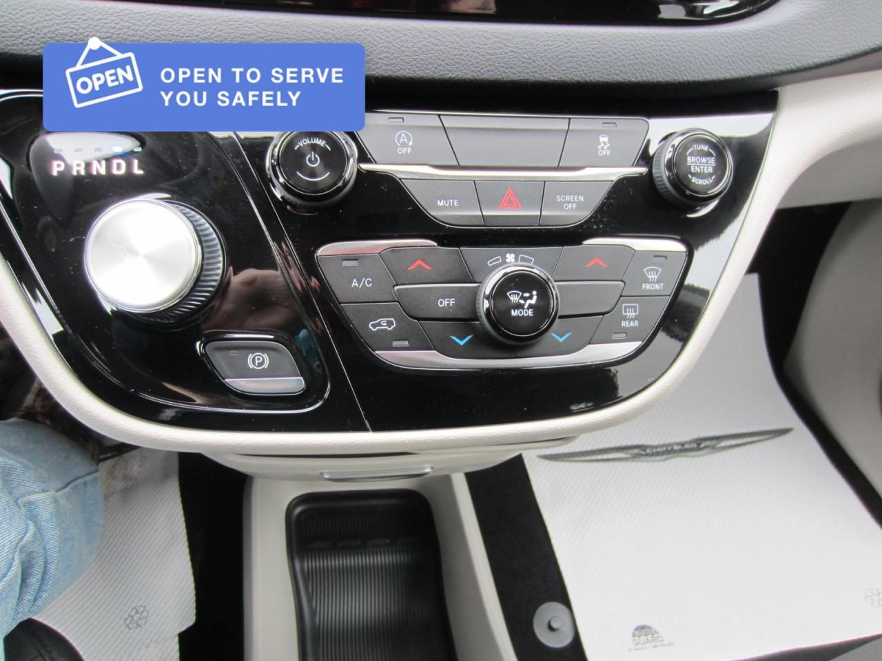 2021 Dodge Grand Caravan SXT Photo