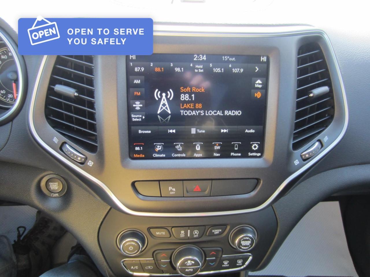 2021 Jeep Cherokee Trailhawk Photo