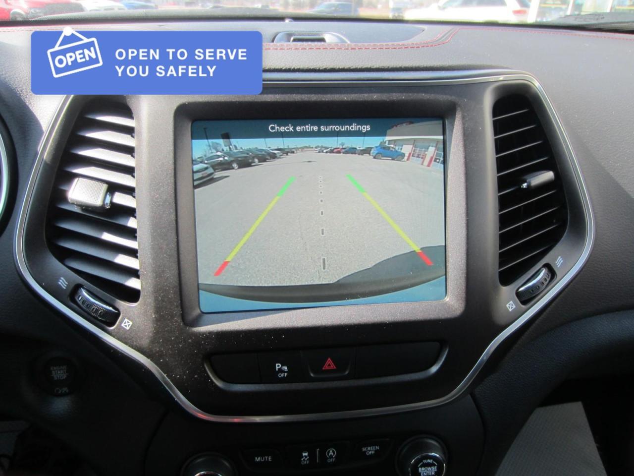 2021 Jeep Cherokee Trailhawk Photo