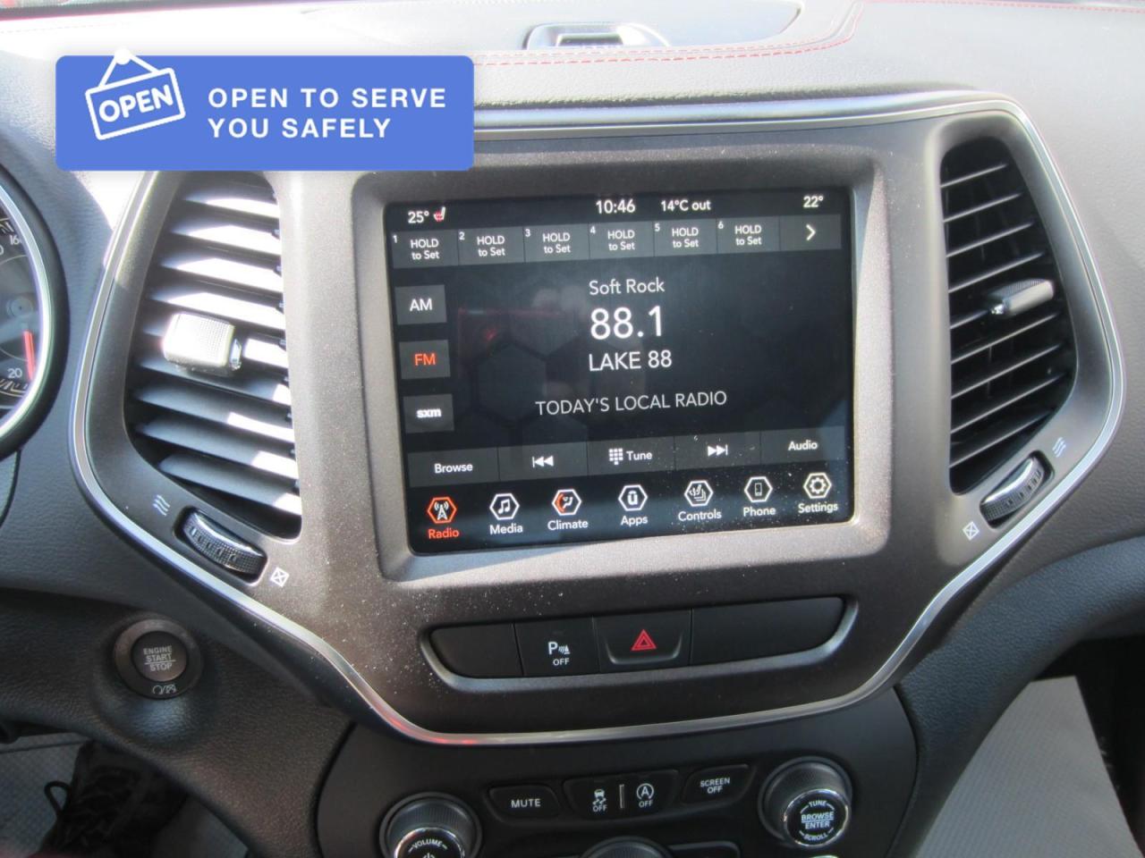 2021 Jeep Cherokee Trailhawk Photo