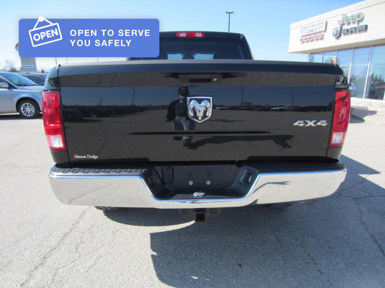 2017 RAM 1500 ST Photo4