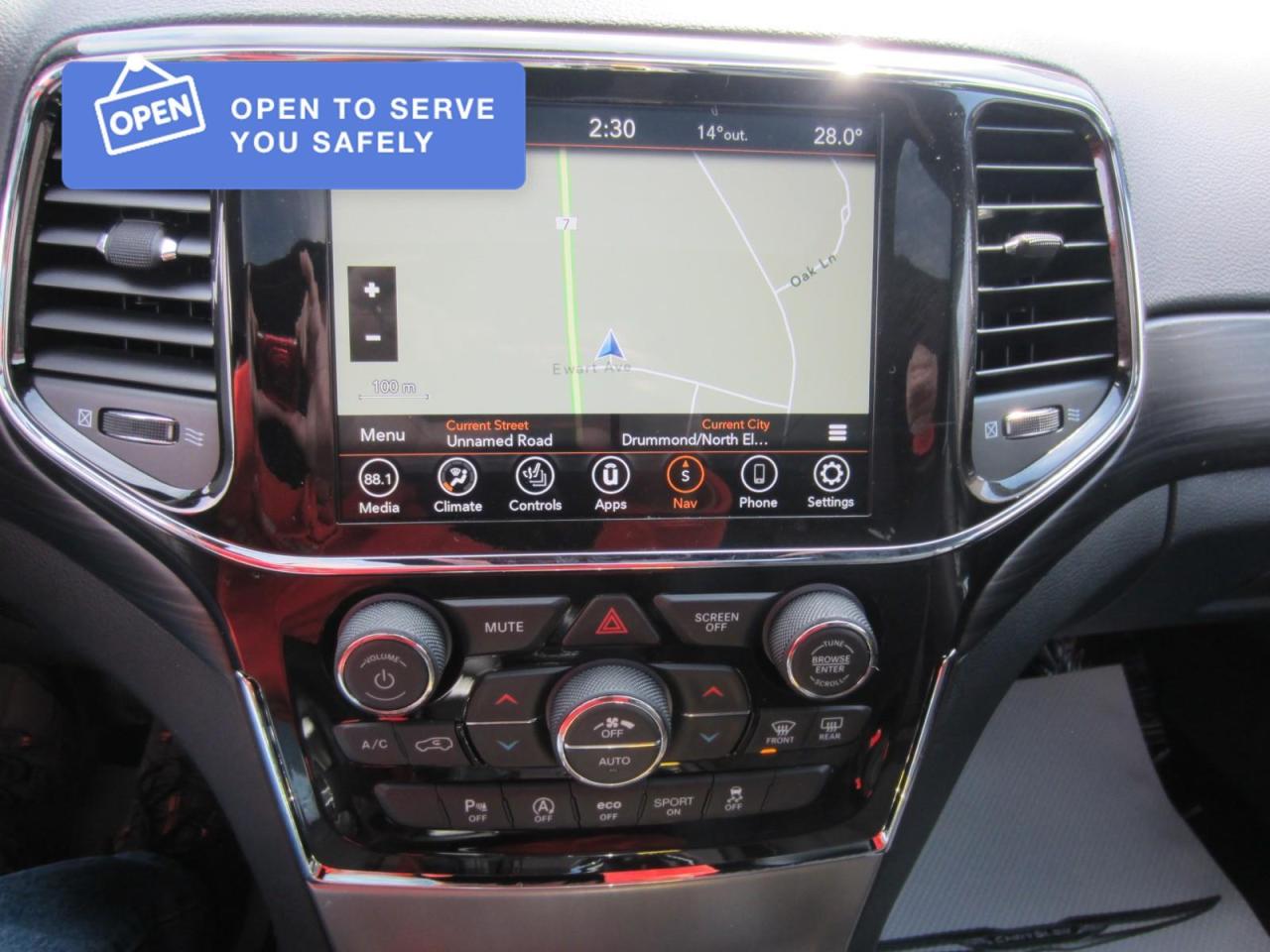 2021 Jeep Grand Cherokee Laredo Photo