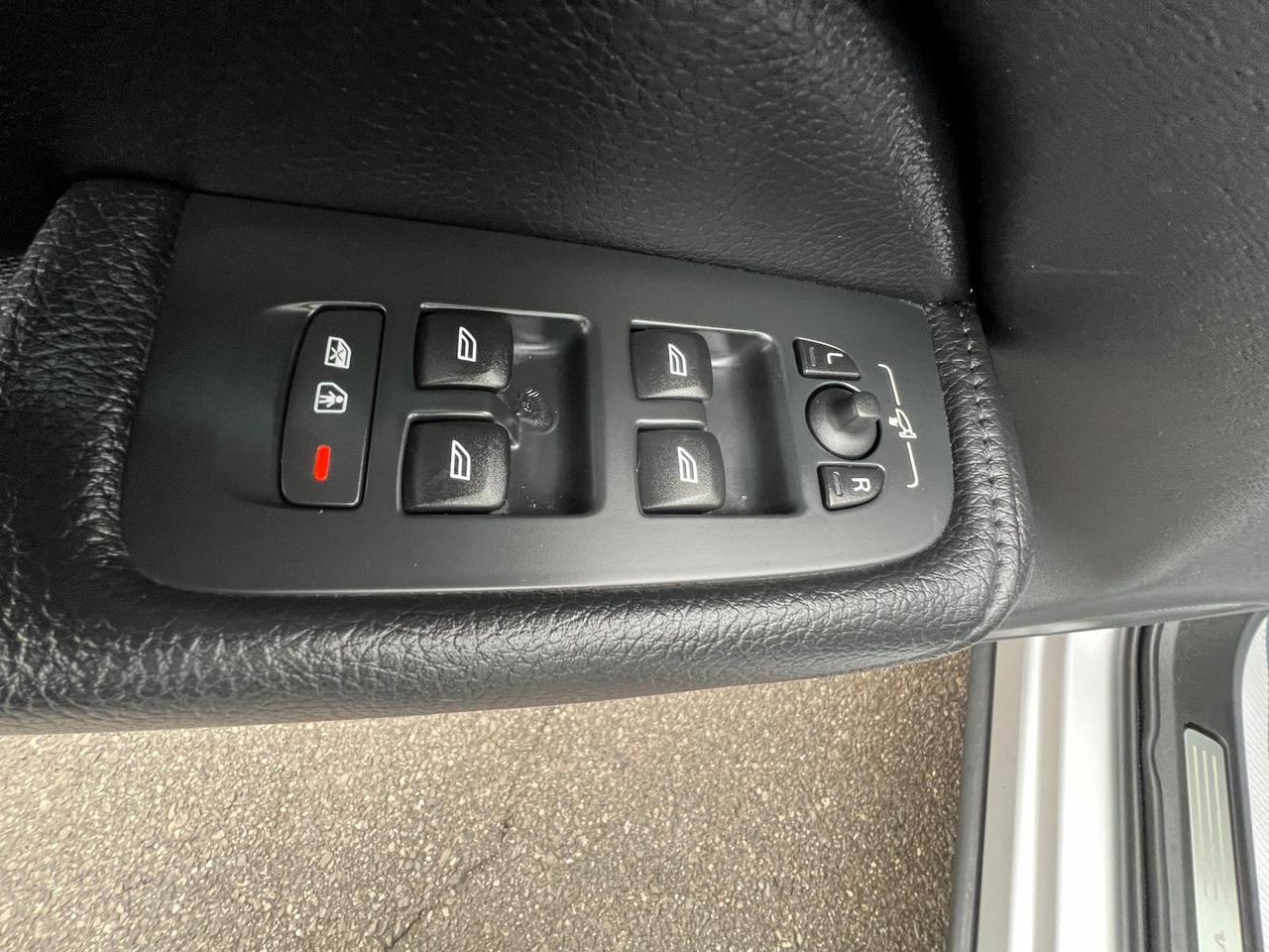 2018 Volvo XC60 T5 Momentum Photo