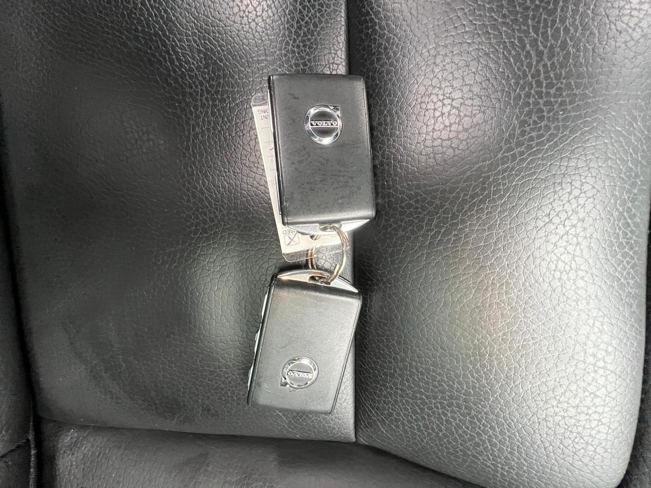 2018 Volvo XC60 T5 Momentum Photo