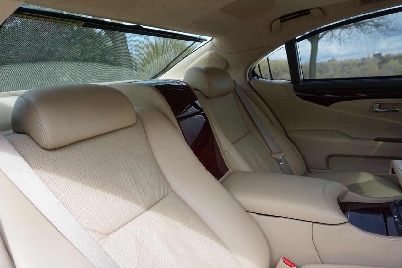2008 Lexus LS 600H ULTRA RARE / EXECUTIVE PACKAGE / DEALER SERVICED - Photo #24