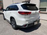 2017 Toyota Highlander Limited • No Accidents • Low mileage!