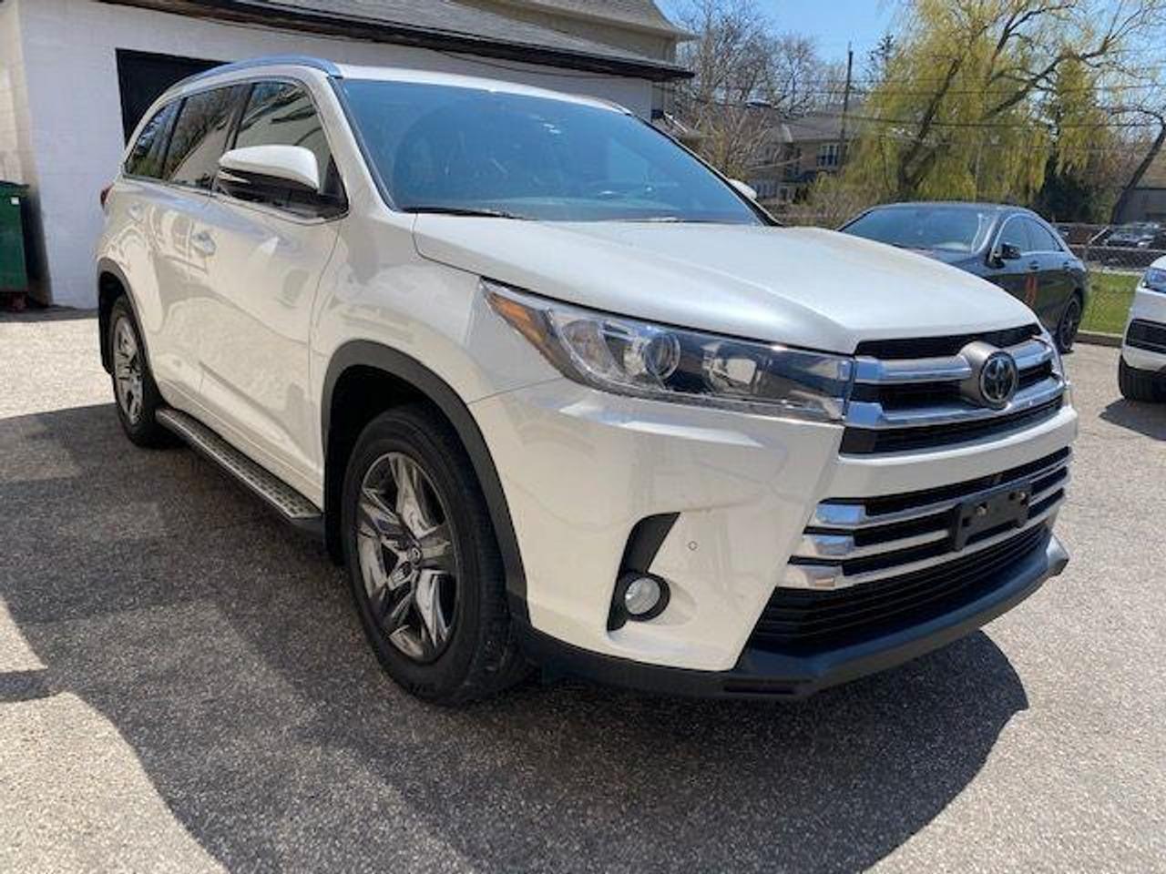 2017 Toyota Highlander Limited • No Accidents • Low mileage! - Photo #6