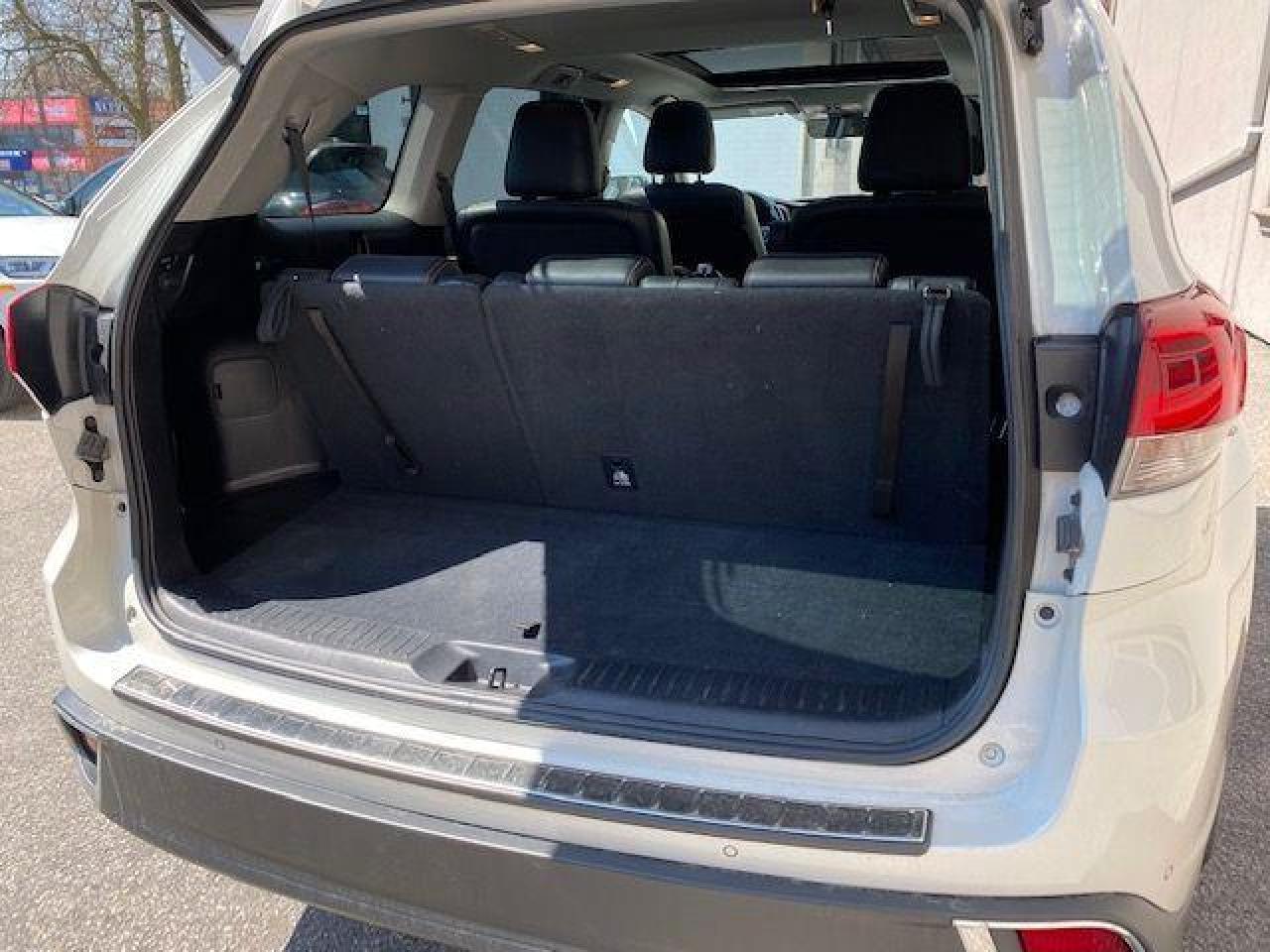 2017 Toyota Highlander Limited • No Accidents • Low mileage! - Photo #15