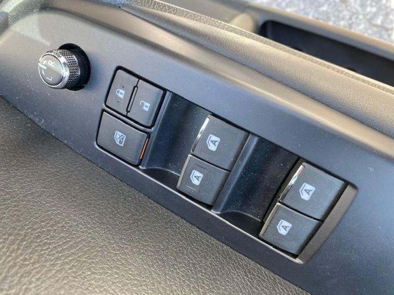 2017 Toyota Highlander Limited • No Accidents • Low mileage! - Photo #17